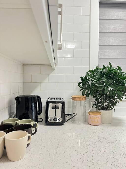 Walking Distance To St Boniface, Easy Parking Βίλα Γουίνιπεγκ Εξωτερικό φωτογραφία