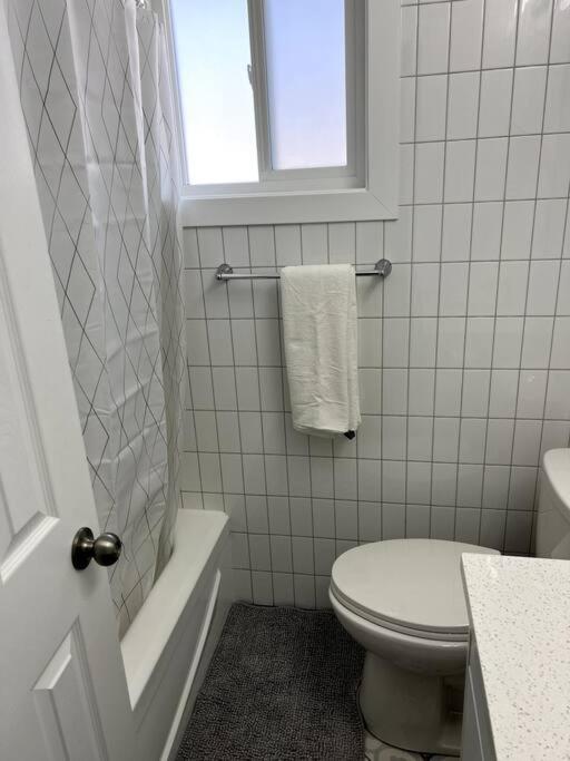 Walking Distance To St Boniface, Easy Parking Βίλα Γουίνιπεγκ Εξωτερικό φωτογραφία